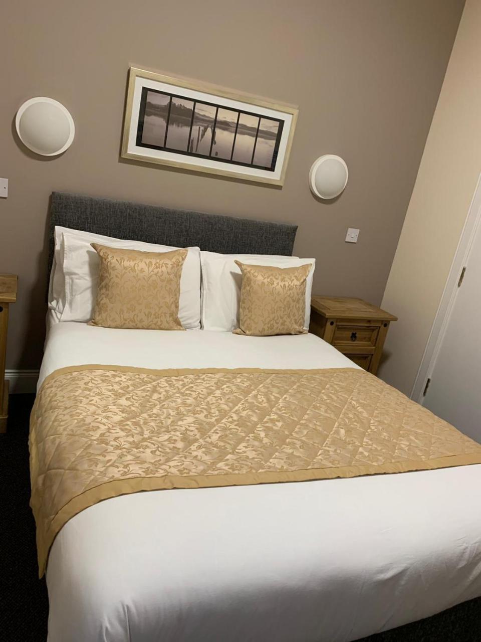 Waverley Inn Lodge دينغْوول المظهر الخارجي الصورة